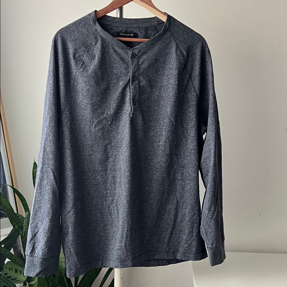 Banana Republic Charcoal Long Sleeve Henley L